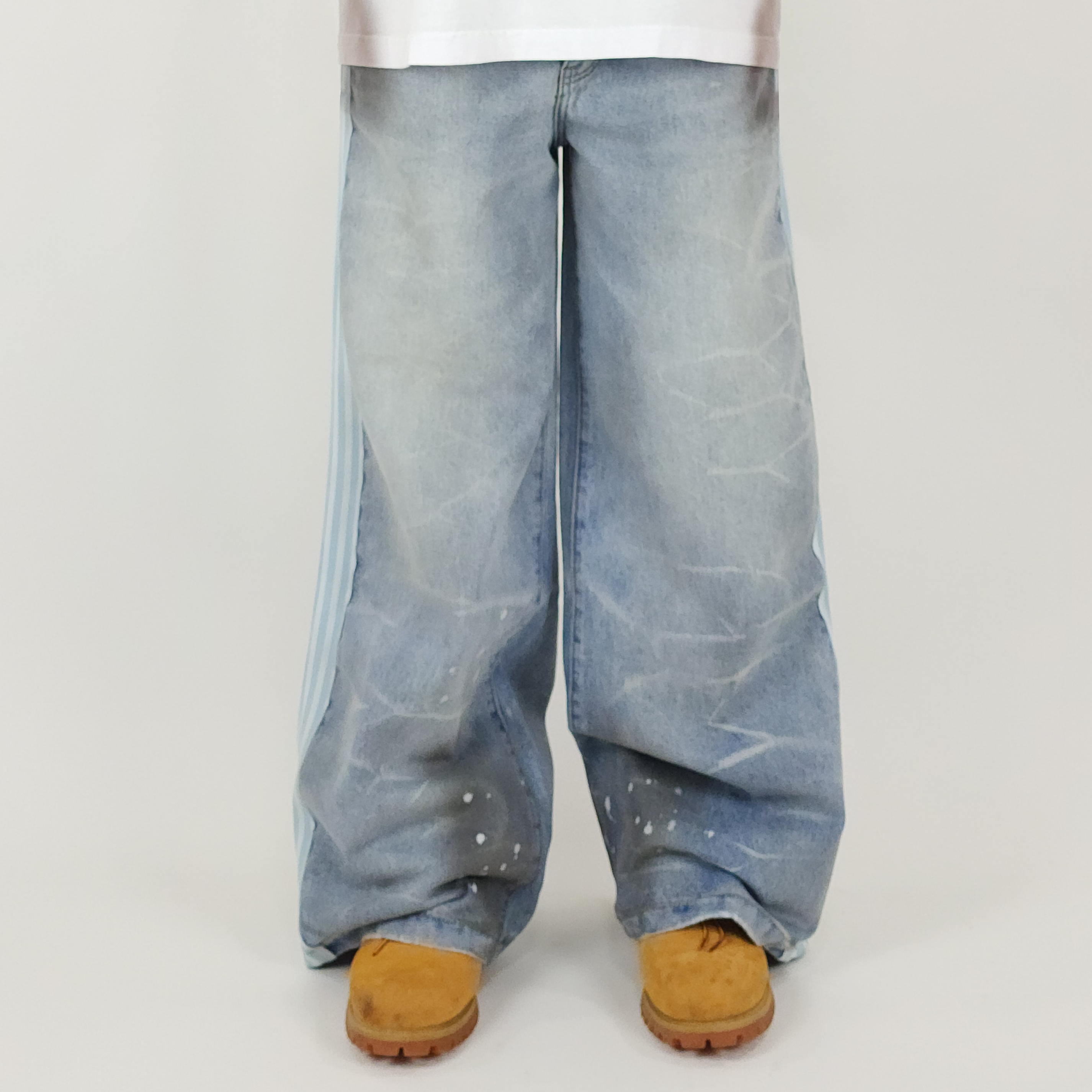 Baggy Jeans 	Sky-colored