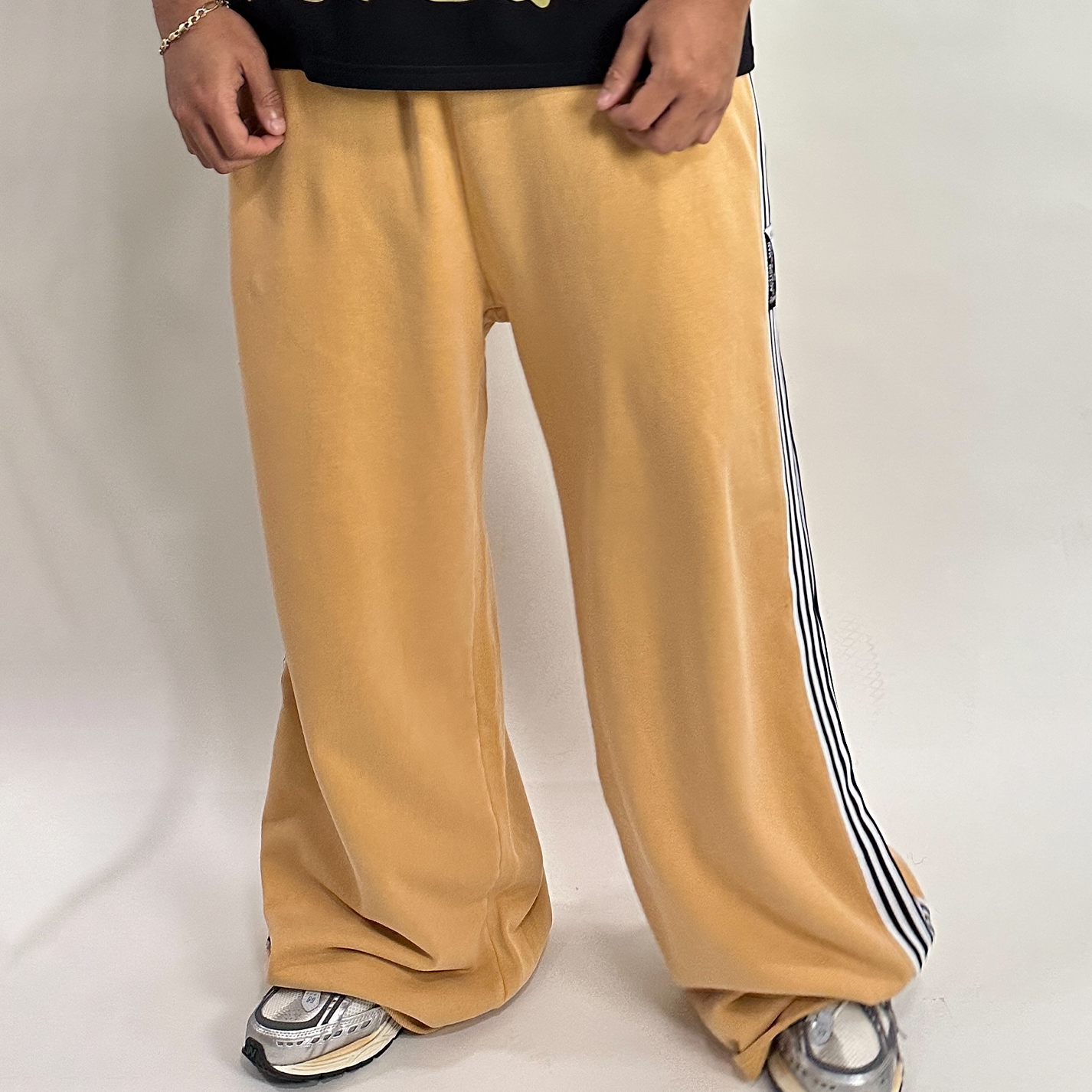 Action Man & Woman Sweatpants Mustard